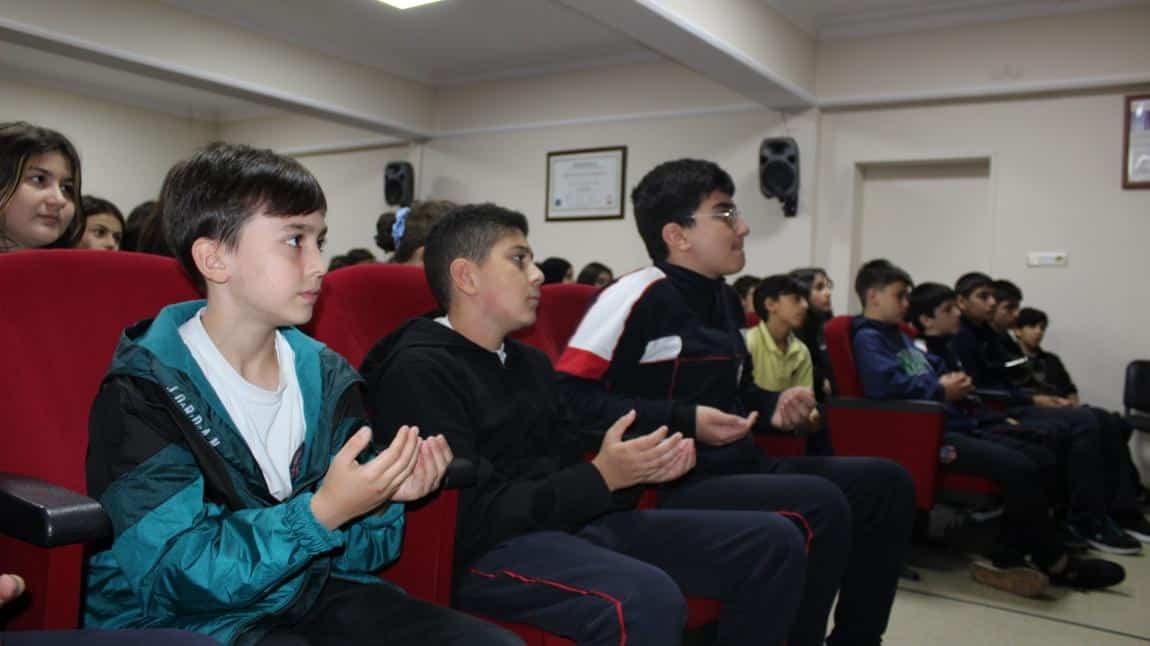 Okulumuzda Filistin'e Destek Olmak İçin Dua Okundu 