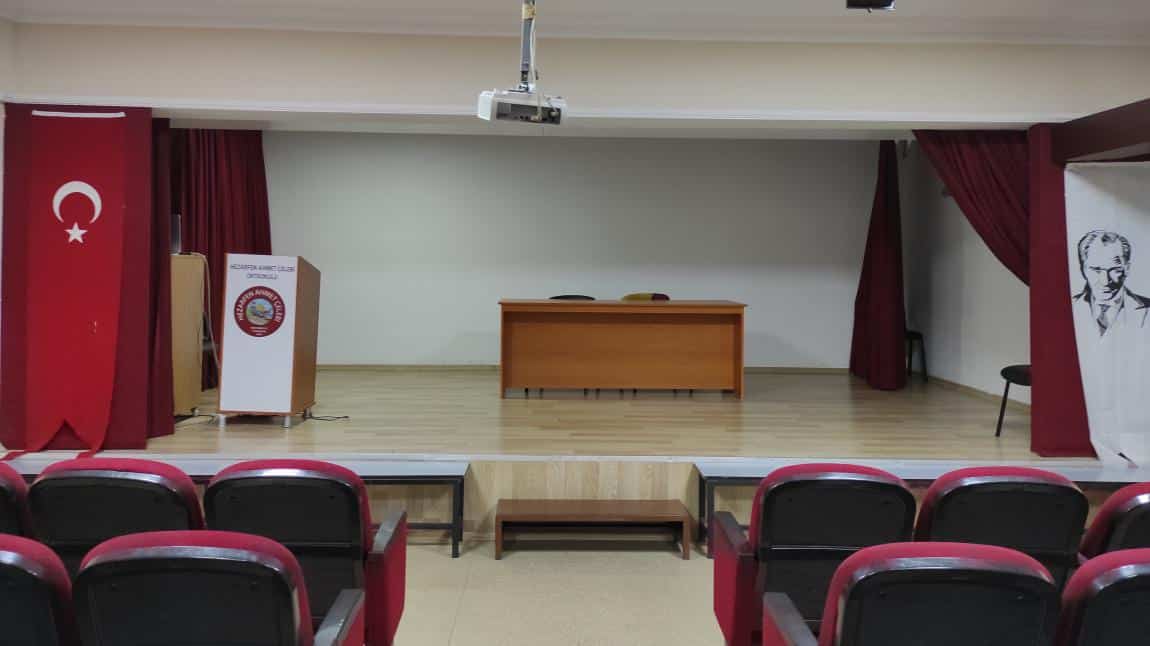 Konferans Salonu ve Çok Amaçlı Salonlarımız 